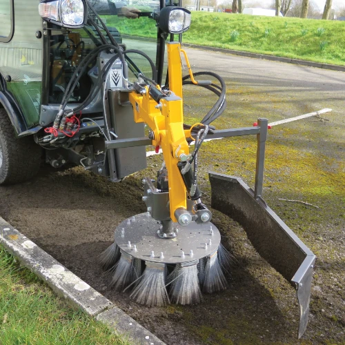 Kersten UB 6080 tractor-mounted weed brush